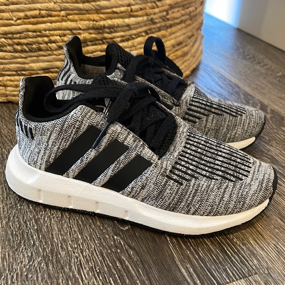 Addidas Swift Run Sneakers- Kids